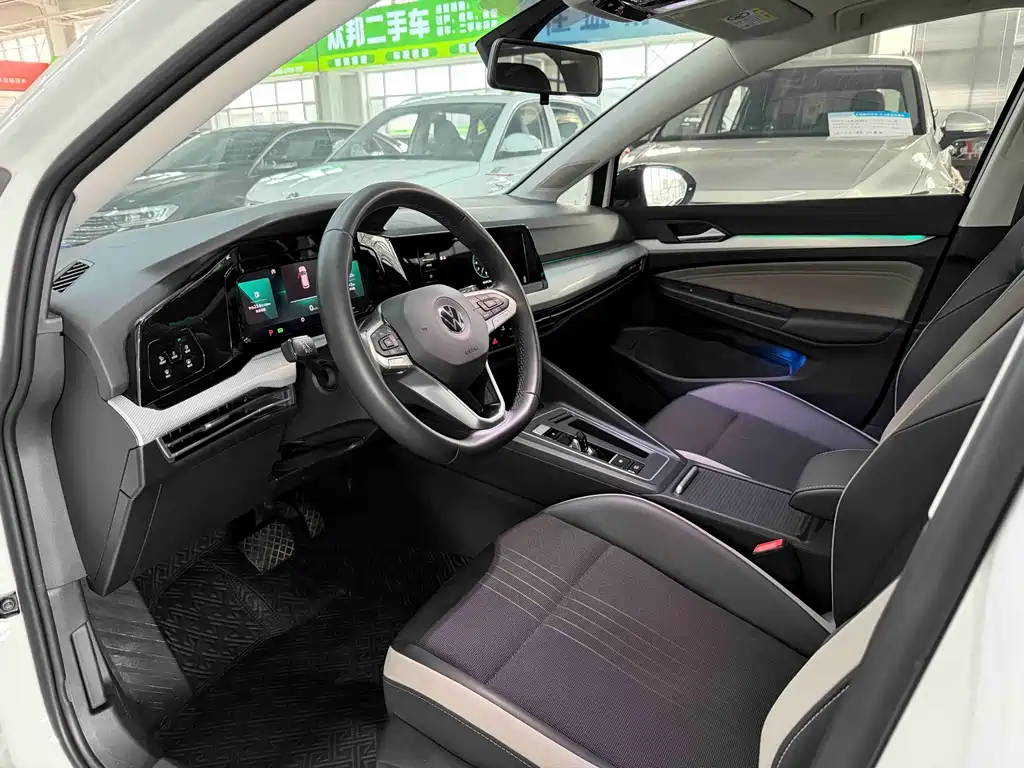 Volkswagen Golf 2023