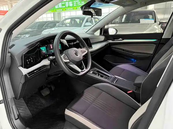 Volkswagen Golf 2023