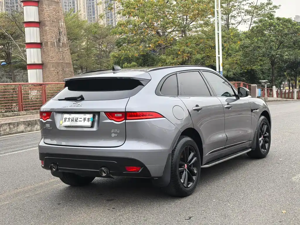 Jaguar F-PACE 2020 — фото 19