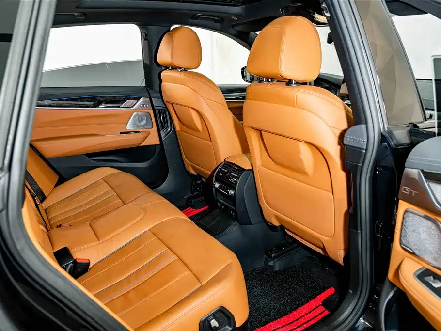 BMW 6 Series GT 2024 — фото 23