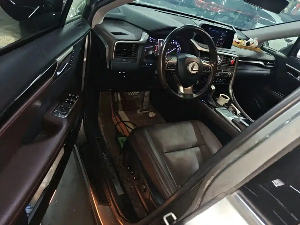 Lexus RX 2020 — фото 16