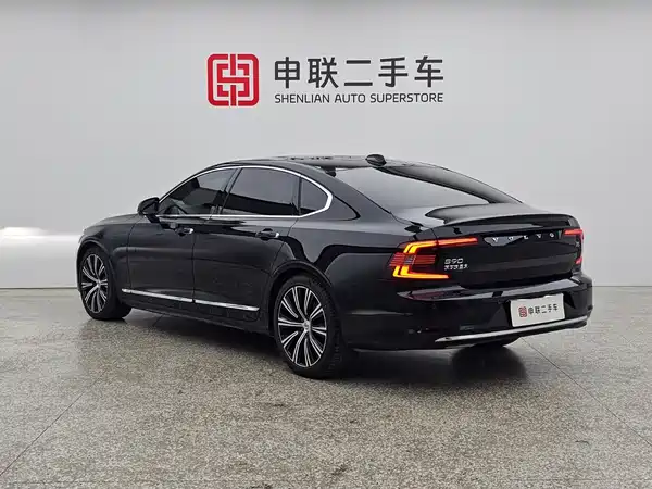 Volvo S90 2023