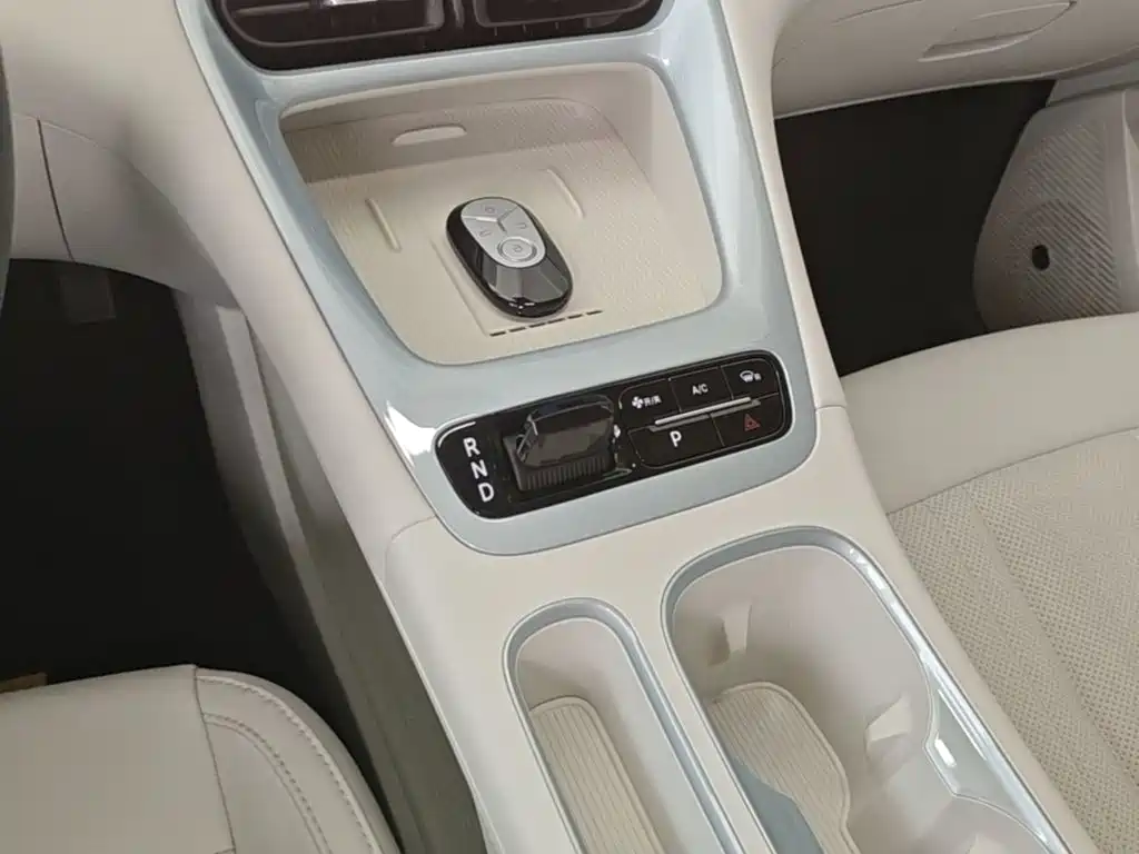 Geely Galaxy Starwish 2025 — фото 14