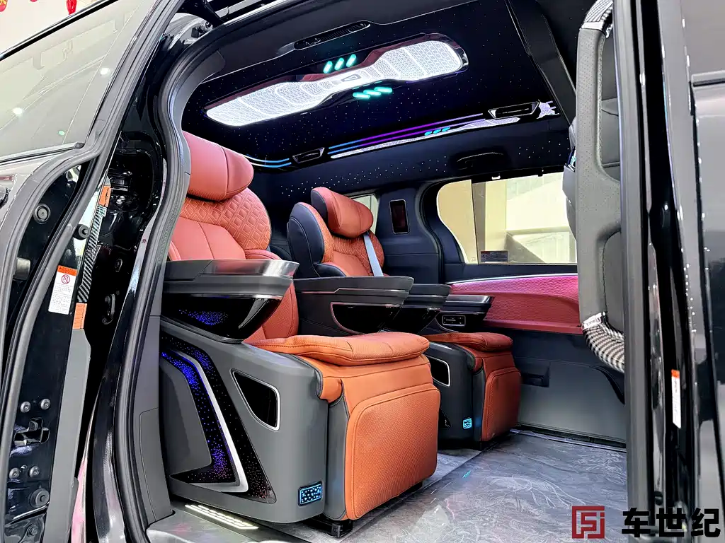 Toyota Granvia — фото 13