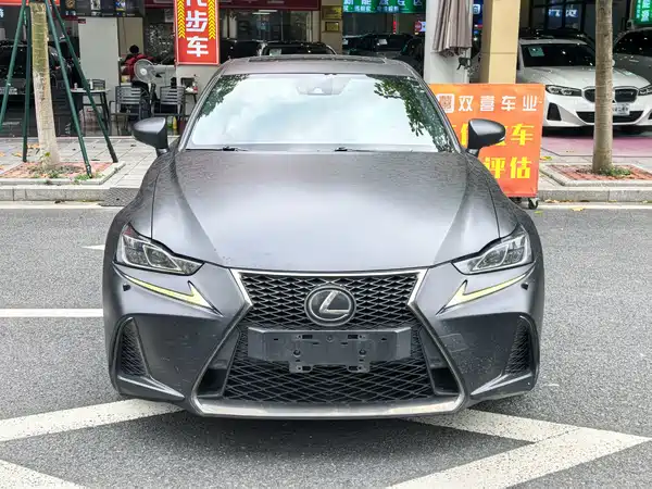 Lexus IS 2018