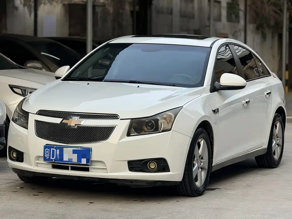 Chevrolet Cruze 2014 — фото 1