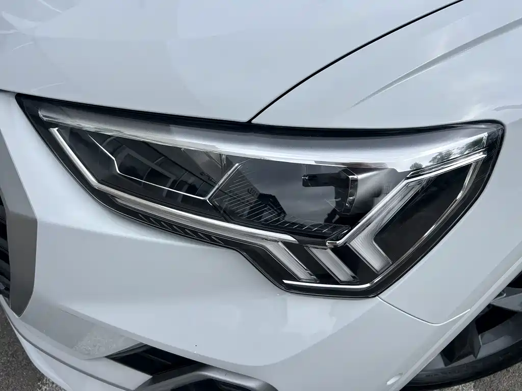 Audi Q3 2023 — фото 13