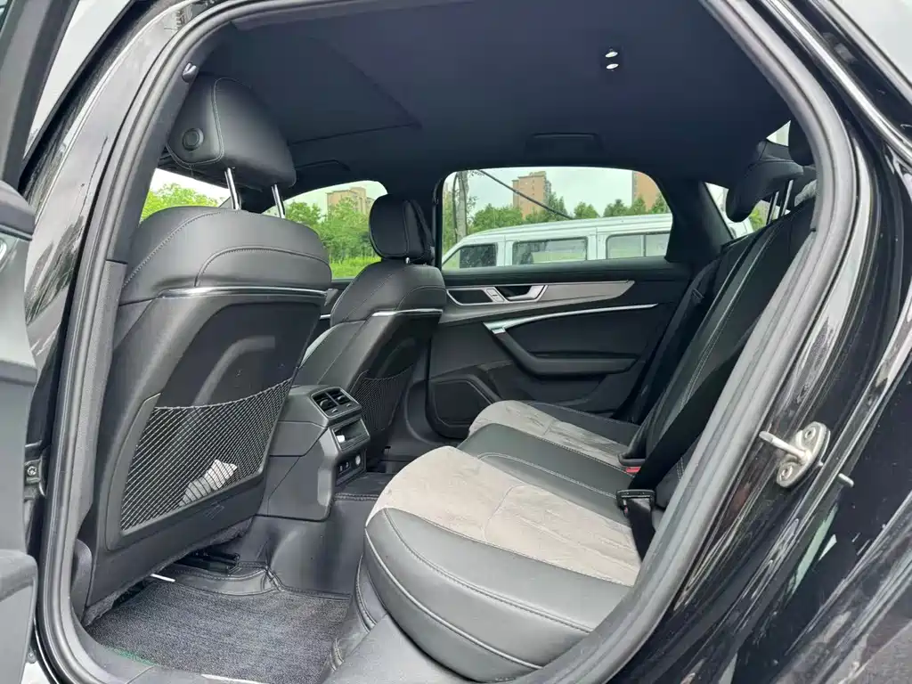 Audi A6L 2022