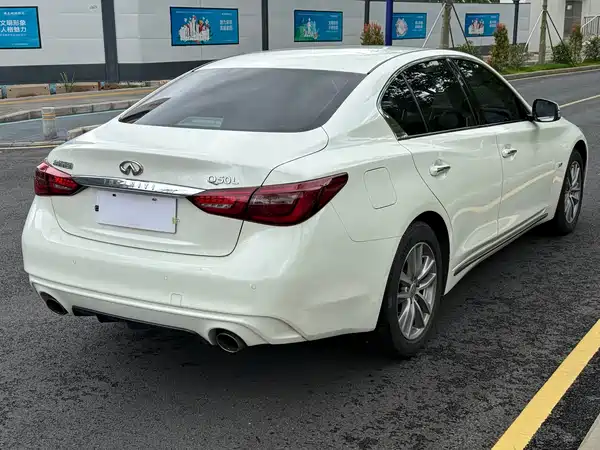 Infiniti Q50L 2018