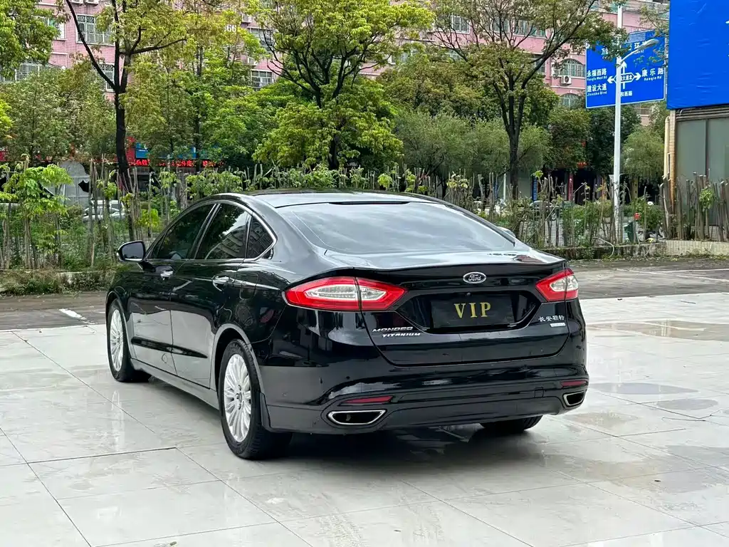 Ford Mondeo 2015 — фото 9