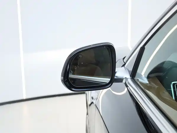 Li Auto L6 2025