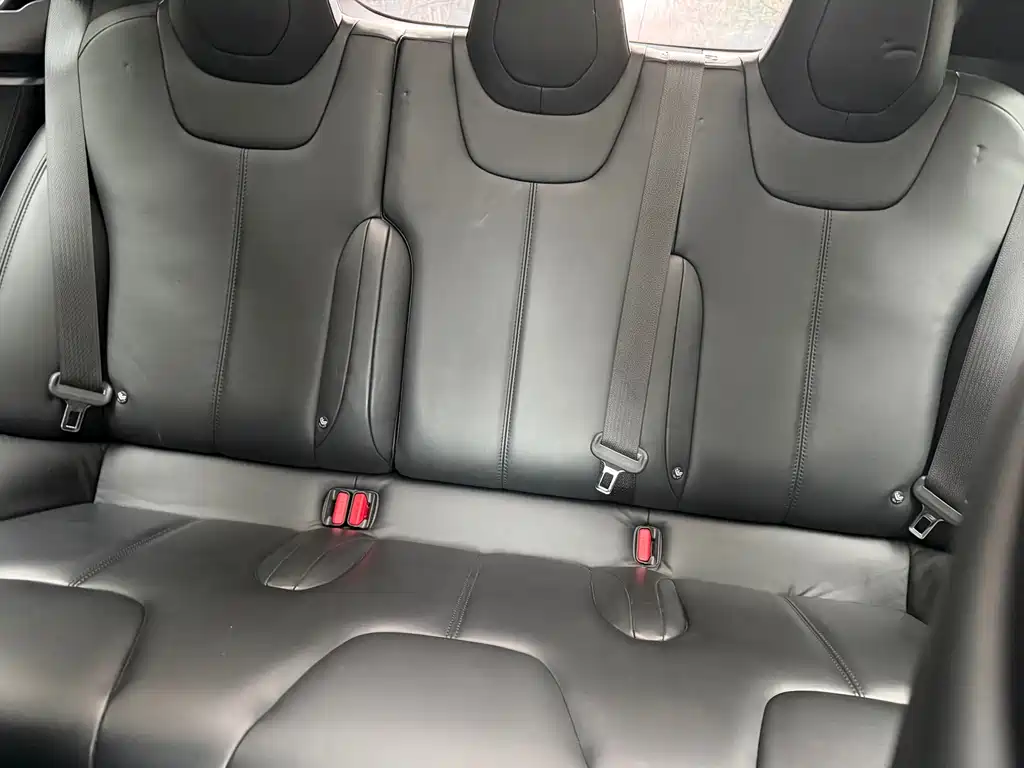 Tesla Model S 2017 — фото 10