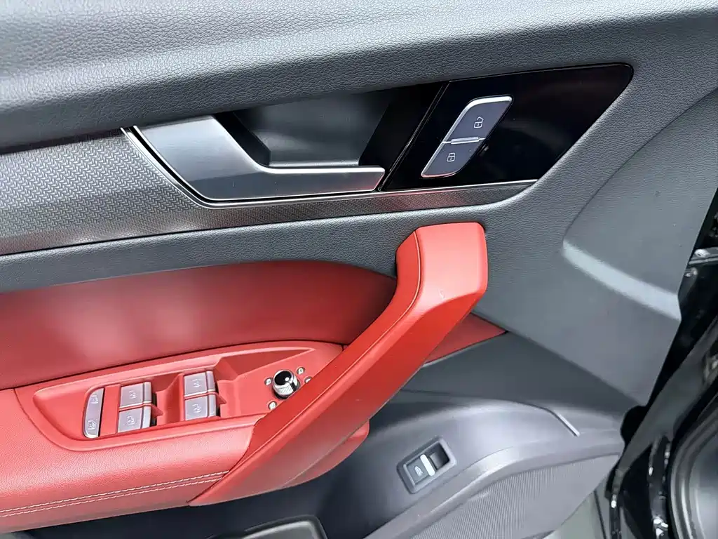 Audi Q5L 2024 — фото 7