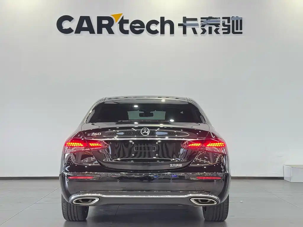 Mercedes-Benz E-Class 2023 — фото 24