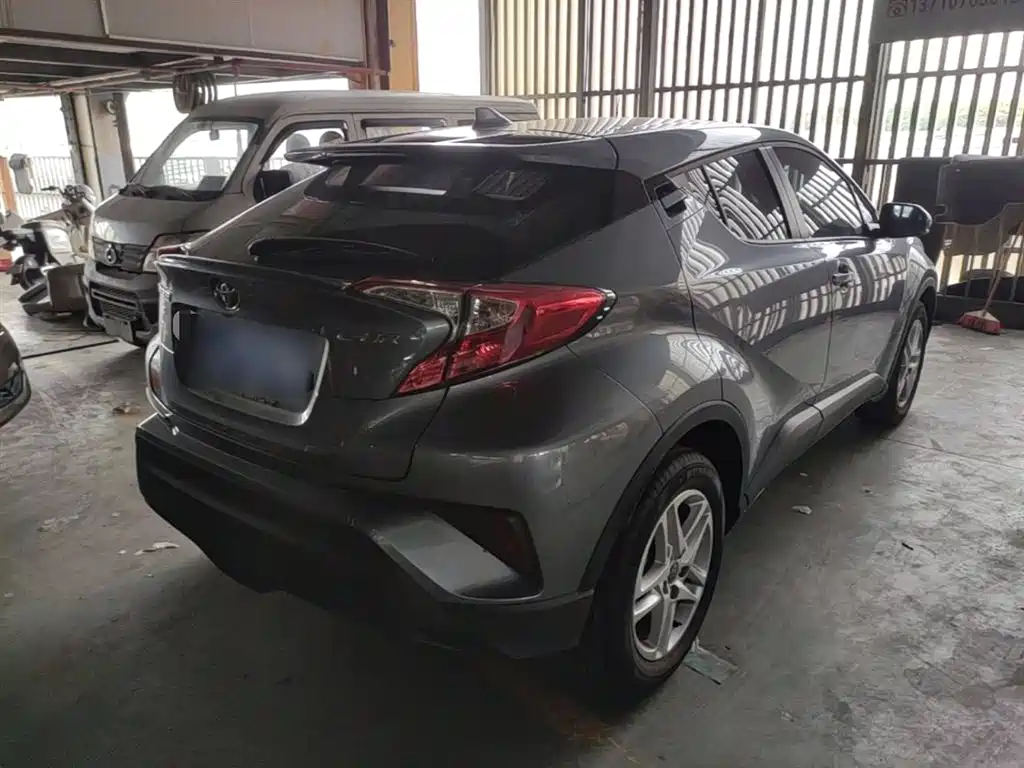 Toyota C-HR 2024 — фото 7