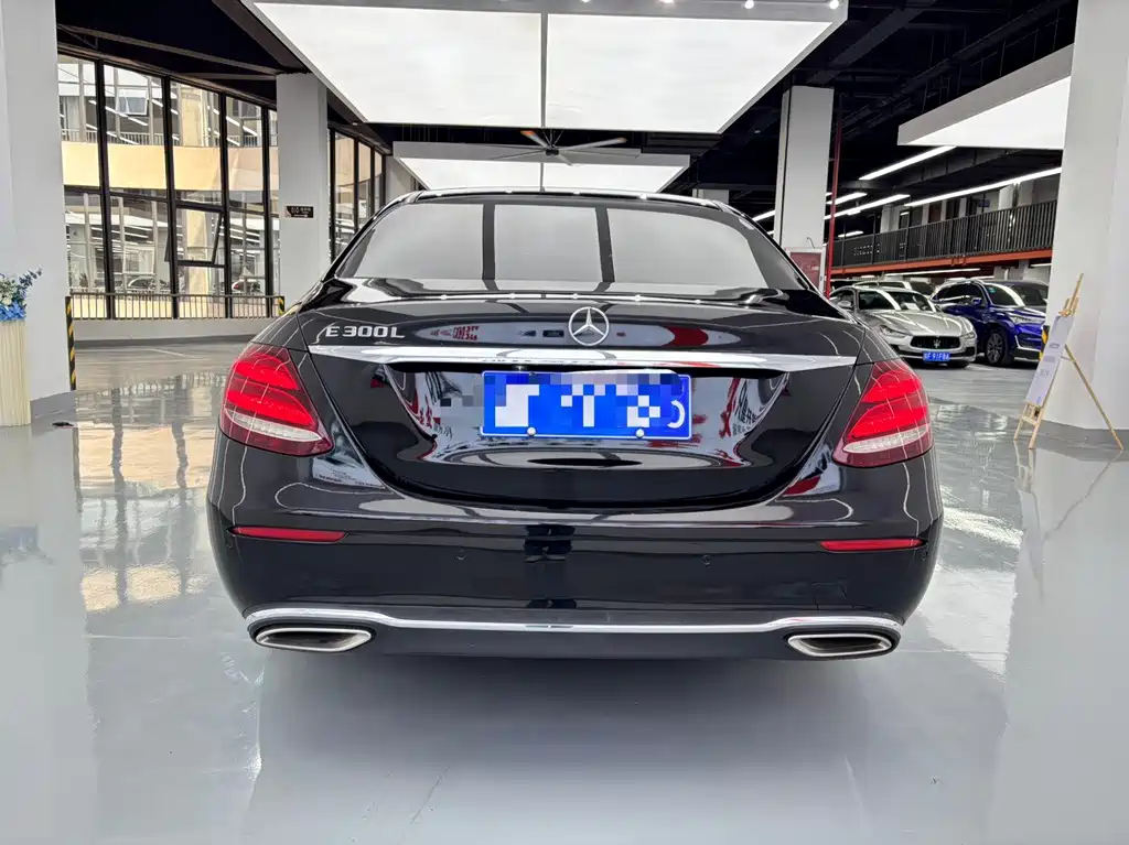 Mercedes-Benz E-Class 2020 — фото 18