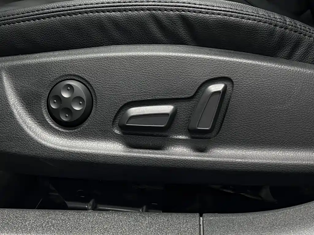 Audi A4L 2018 — фото 33