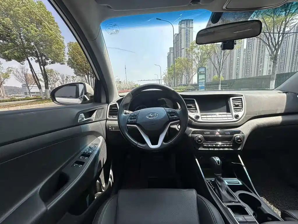 Hyundai Tucson 2017 — фото 7