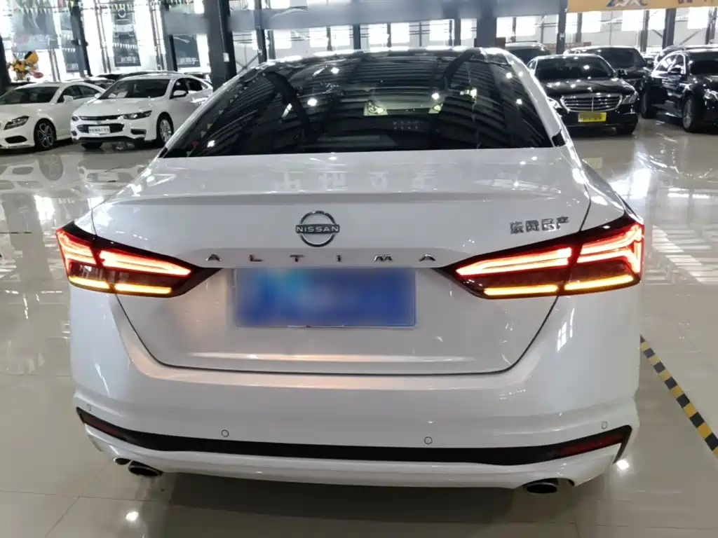 Nissan Teana 2023