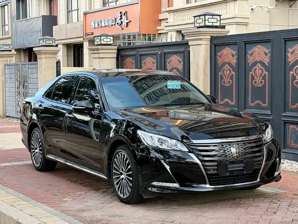 Toyota Crown 2018