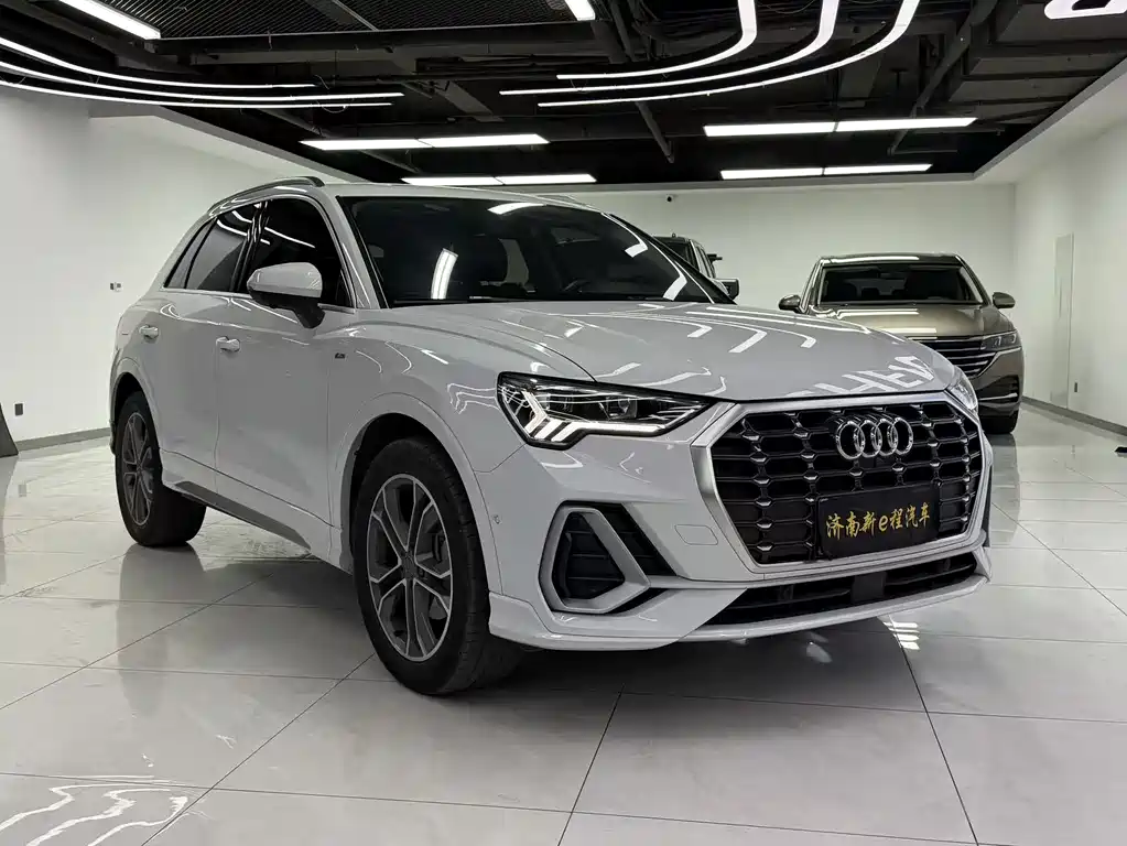 Audi Q3 2021 — фото 3