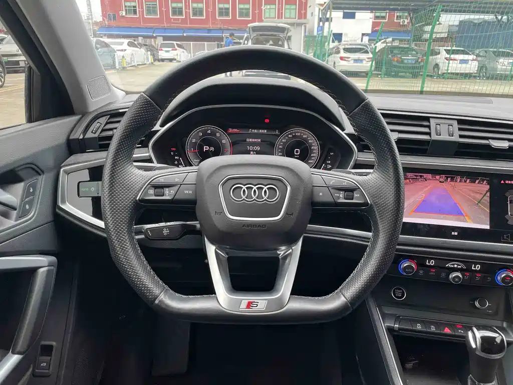 Audi Q3 Sportback 2022 — фото 11