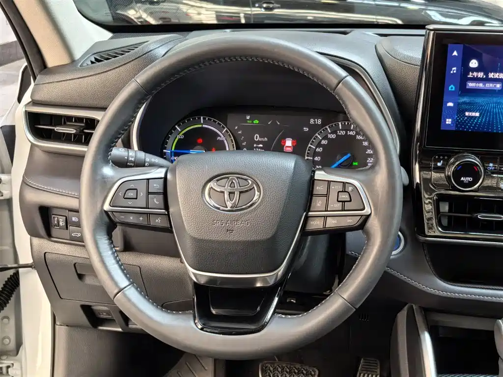 Toyota Highlander 2023 — фото 10