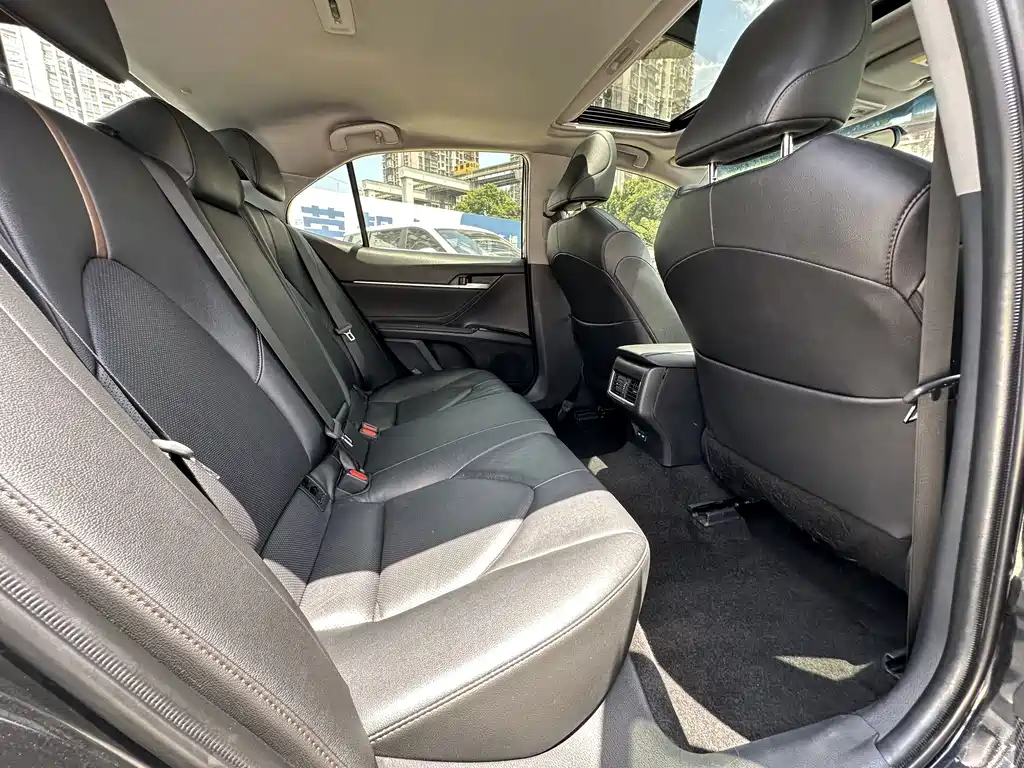 Toyota Camry 2024 — фото 13