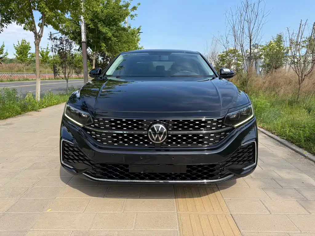 Volkswagen Passat 2023
