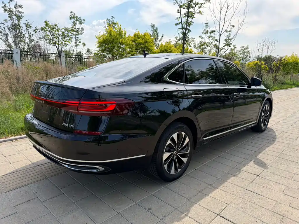 Volkswagen Passat 2023 — фото 9