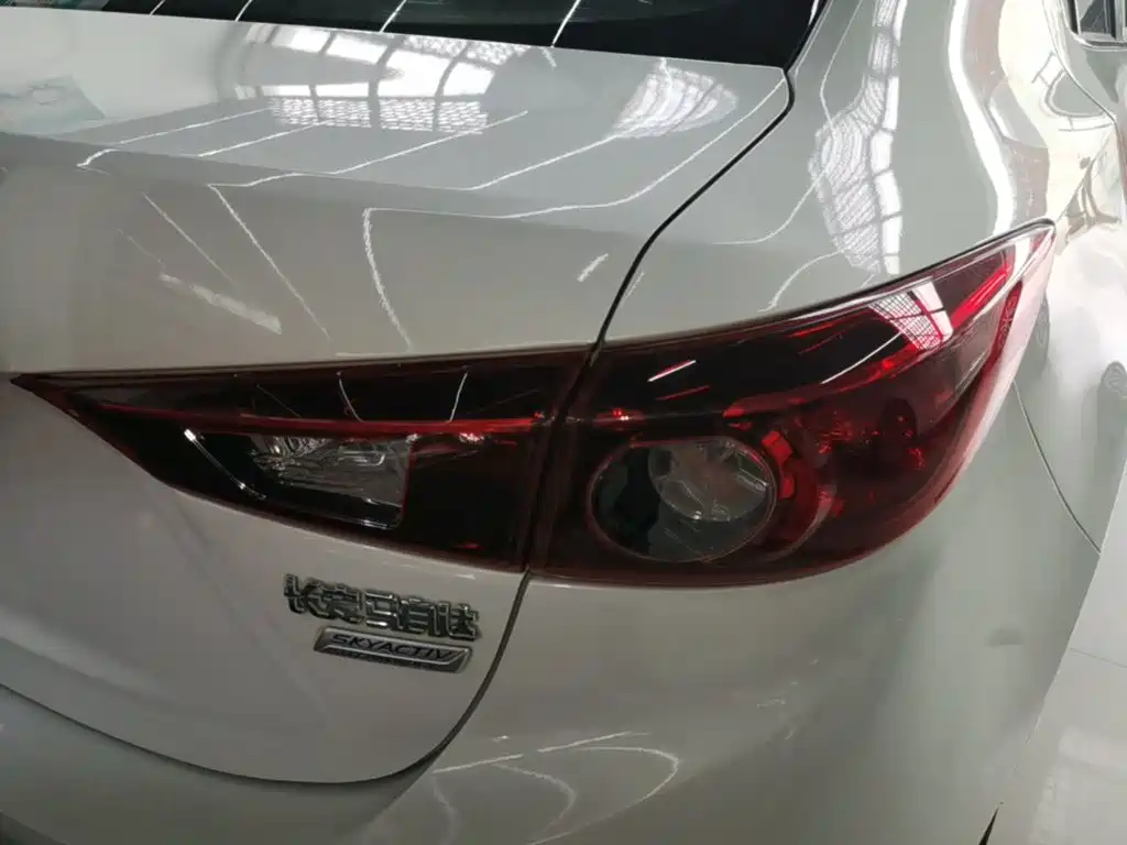 Mazda 3 Axela 2015 — фото 24