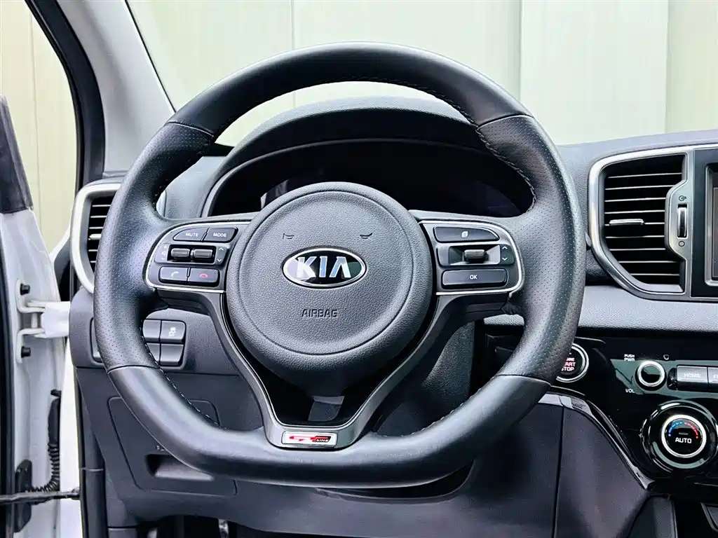 Kia KX5 2017 — фото 10