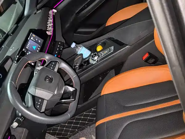 Changan UNI-V 2025