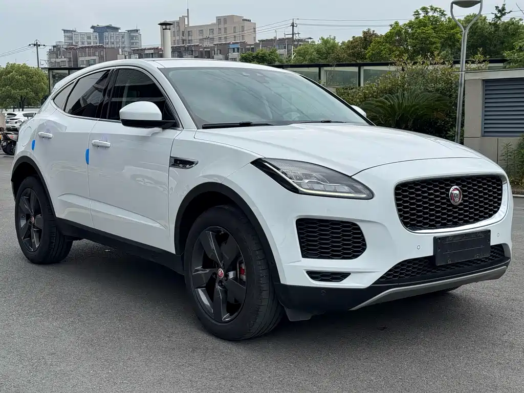 Jaguar E-PACE 2021 — фото 3