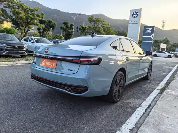 Volkswagen Passat 2024