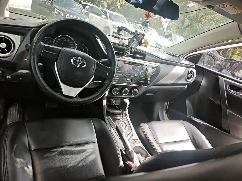 Toyota Corolla 2017 — фото 8