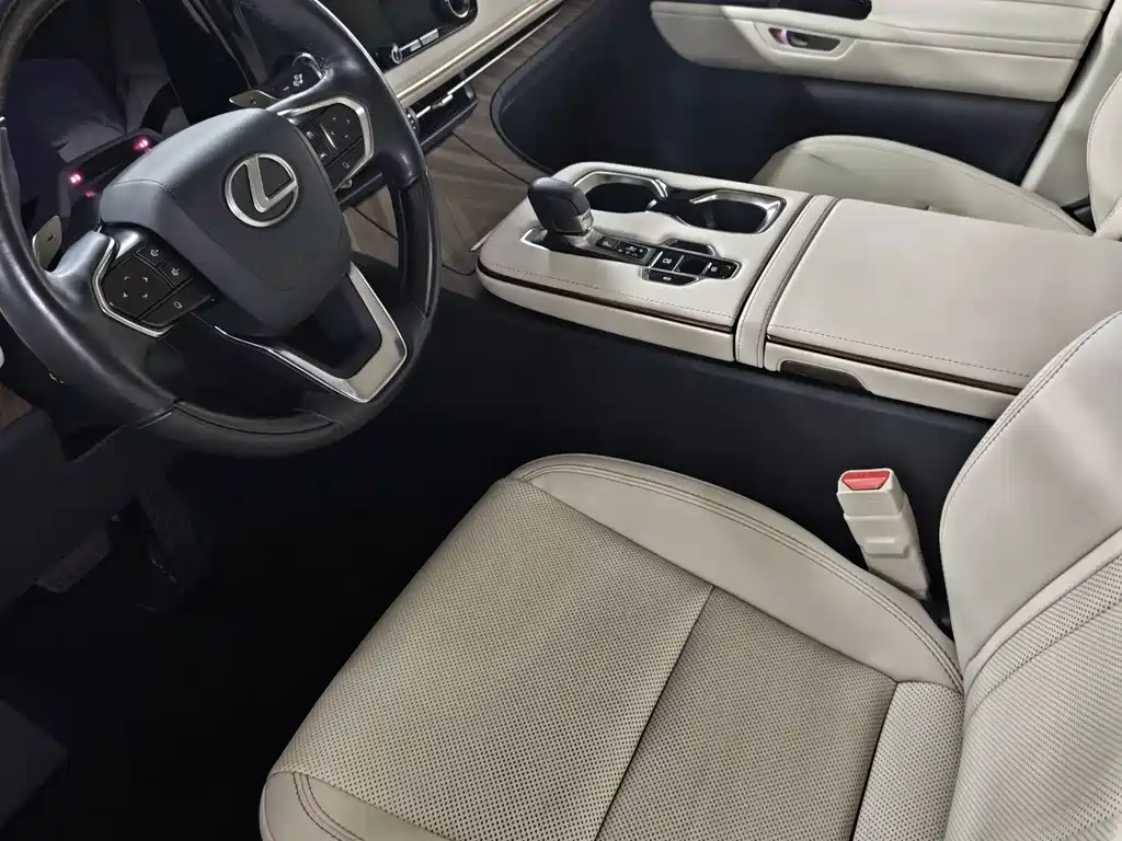 Lexus LM 2024 — фото 11