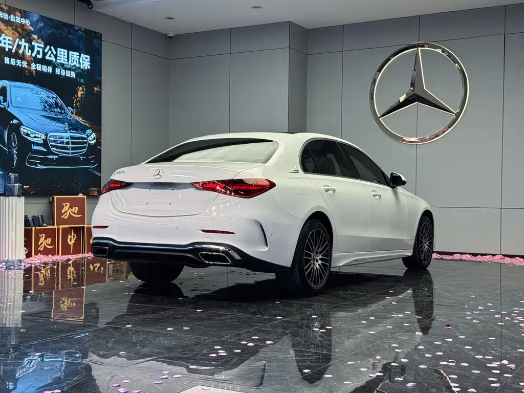 Mercedes-Benz C-Class 2025