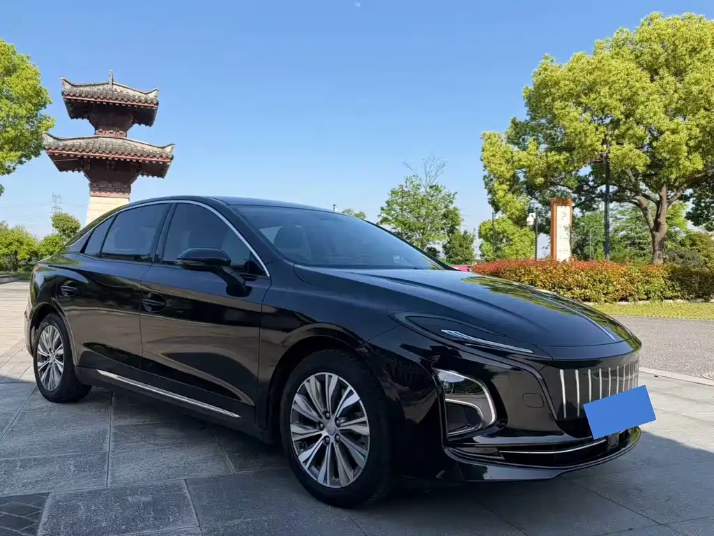 Hongqi E-QM5 2023 — фото 2