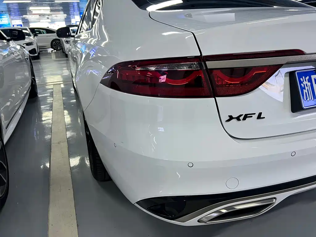 Jaguar XFL 2024 — фото 15