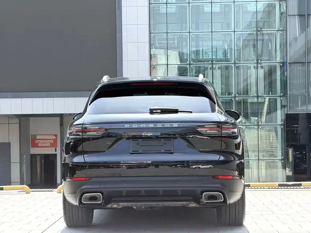 Porsche Cayenne 2018 — фото 13