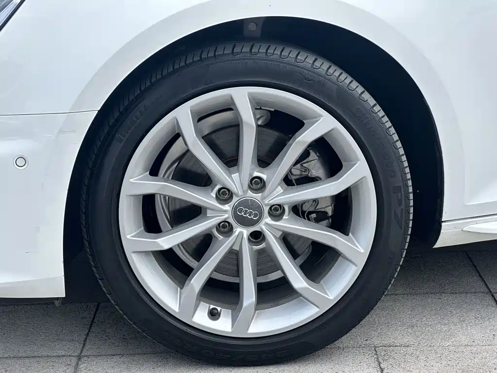 Audi A4L 2019 — фото 33
