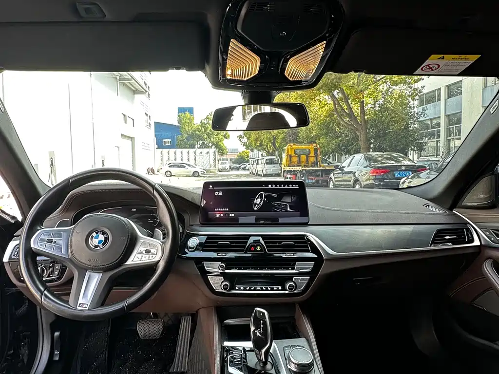 BMW 5 Series 2023 — фото 12