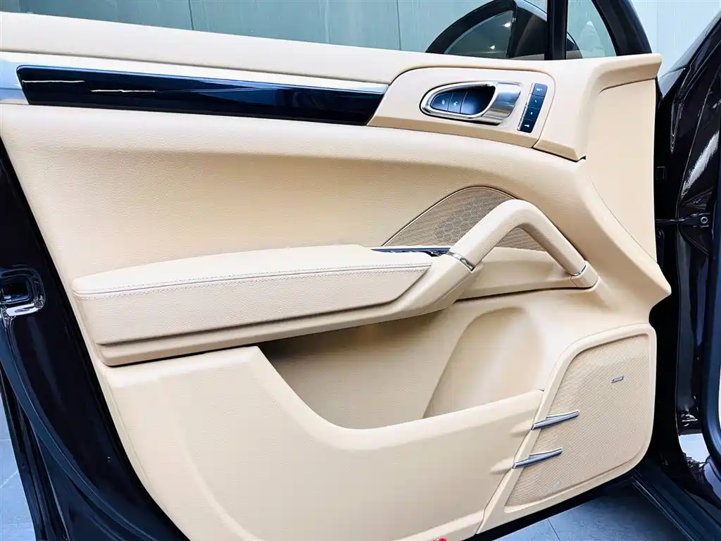 Porsche Cayenne 2015 — фото 11