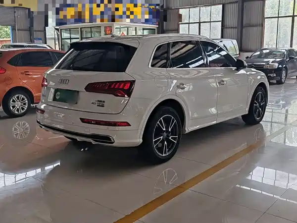 Audi Q5L 2021