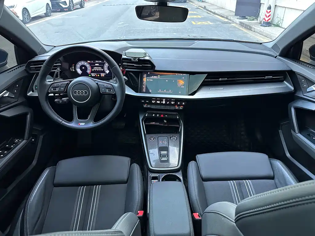 Audi A3 2023 — фото 15