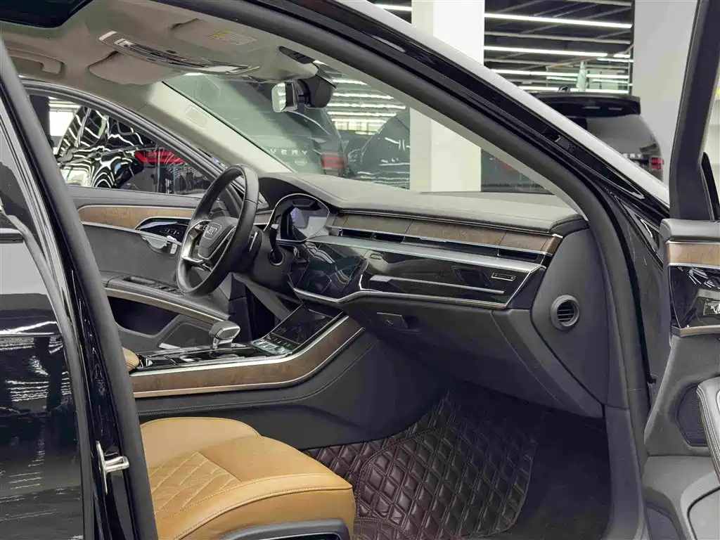 Audi A8 2023 — фото 10