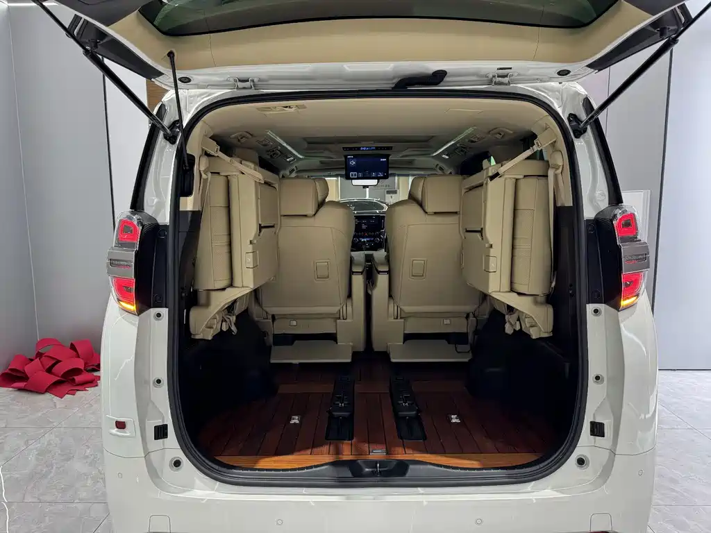 Toyota Vellfire 2022 — фото 26