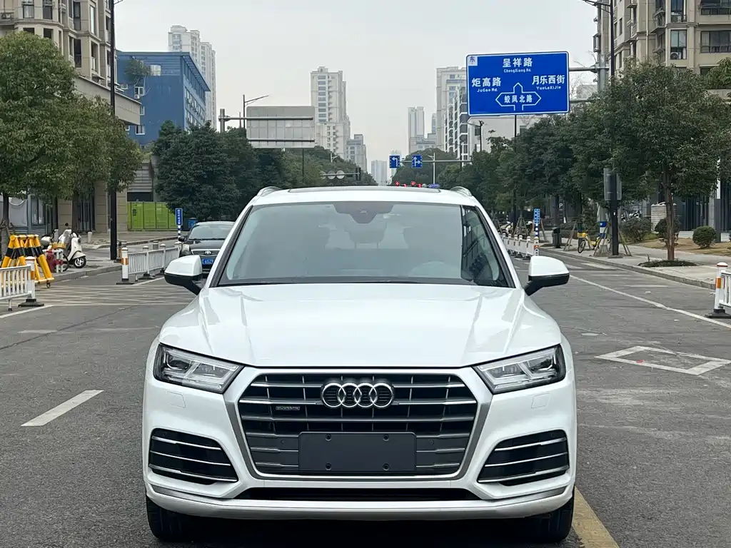 Audi Q5L 2020 — фото 2