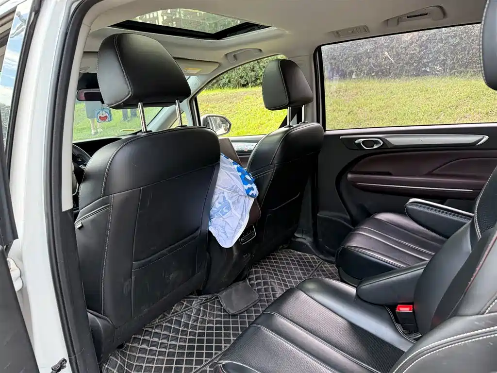 GAC Motor Trumpchi M6 2023 — фото 9